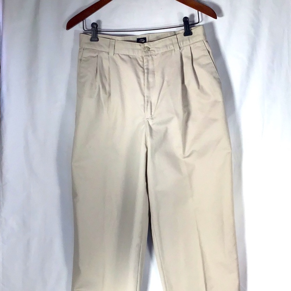 Dockers- Classic Khakis slacks